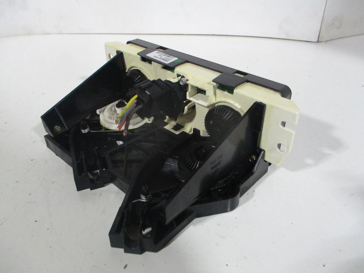 Saturn Controle Heater AC OEM 06-07 Ion LKQ Temperature (Good) Pre-Owned