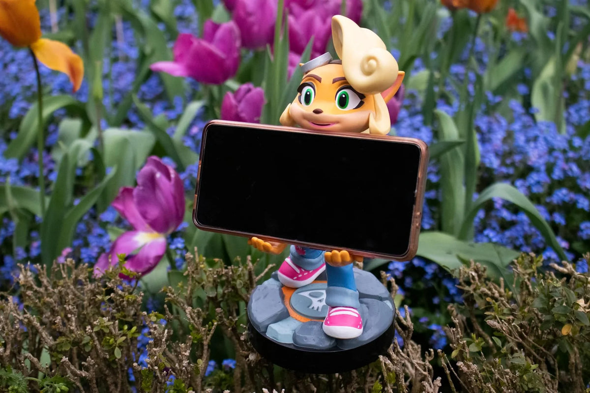 & Exquisite Stand, Phone Gaming: - Crash Mobile Cable 4: Licensed Bandicoot Original Figure Controller Coco Guys, Gaming Holder, Device
