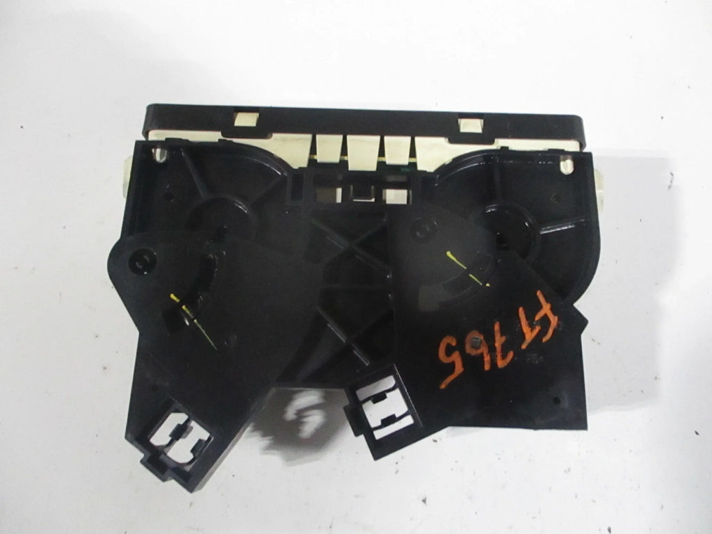 Saturn Controle Heater AC OEM 06-07 Ion LKQ Temperature (Good) Pre-Owned