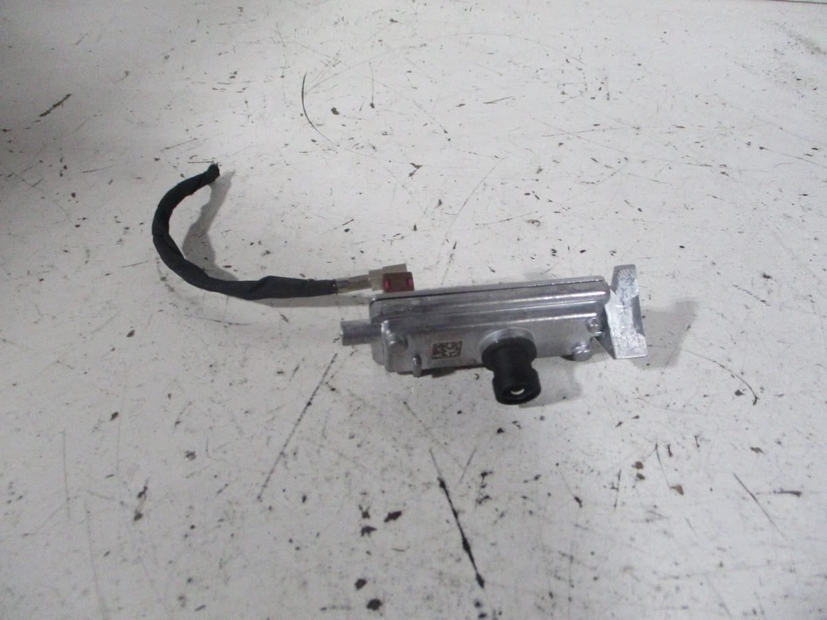 Camera Front Grand Mounted (Good) 24 LKQ Cherokee OEM Windshield Jeep Pre-Owned
