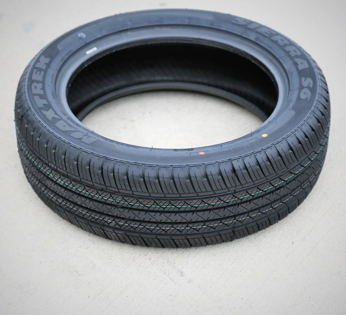 4Matic GLK350 Performance 2020-23 A/S Mercedes-Benz Tire Mercedes-Benz 100W Maxtrek 4Matic, Fits: 2010-15 Sierra 235/45R20 High S6 GLA250