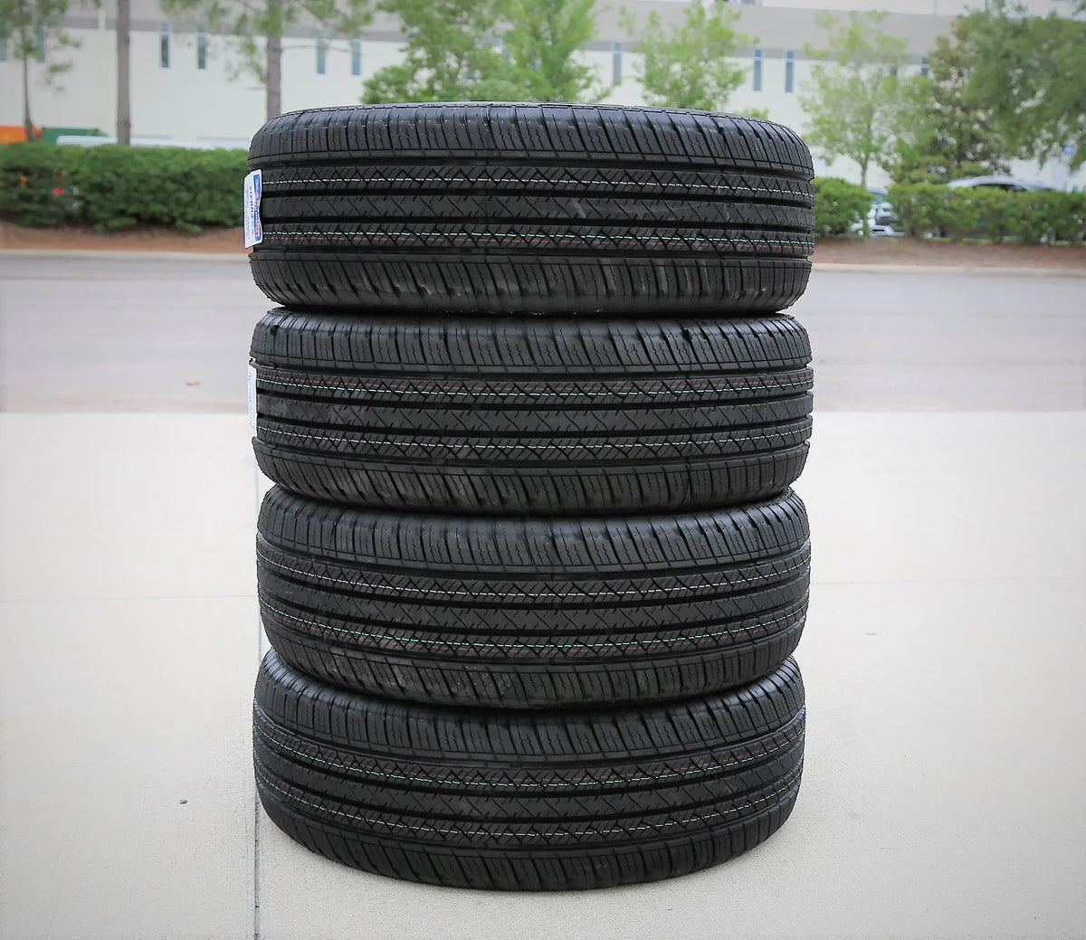 4Matic GLK350 Performance 2020-23 A/S Mercedes-Benz Tire Mercedes-Benz 100W Maxtrek 4Matic, Fits: 2010-15 Sierra 235/45R20 High S6 GLA250