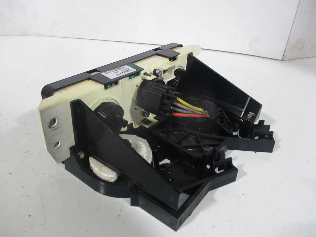 Saturn Controle Heater AC OEM 06-07 Ion LKQ Temperature (Good) Pre-Owned
